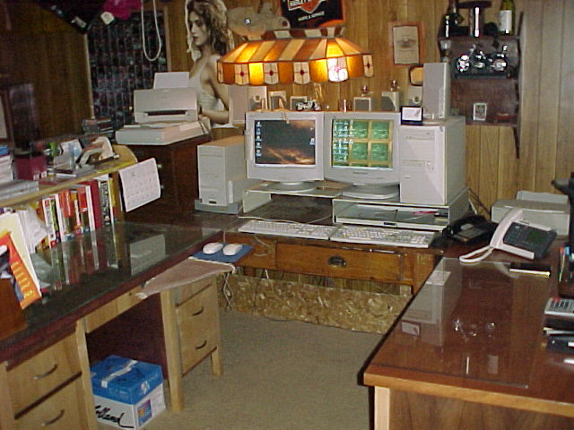 OFFICE.jpg (73202 bytes)